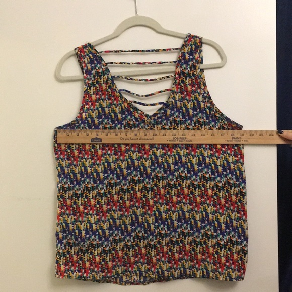 Geometric Tank - Picture 4 of 5